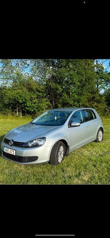 Begagnad 2010 VW Golf VI Halvkombi | 85 000 kr (Lite dyr) - Bild 1/4