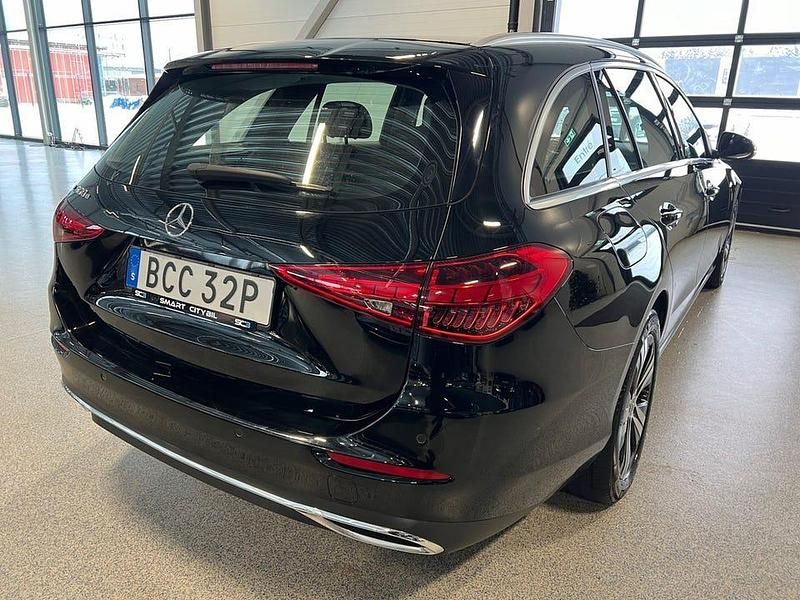 Begagnad Mercedes C300 Avantgarde 313 HK (230 kW) 2022 Svart Kombi