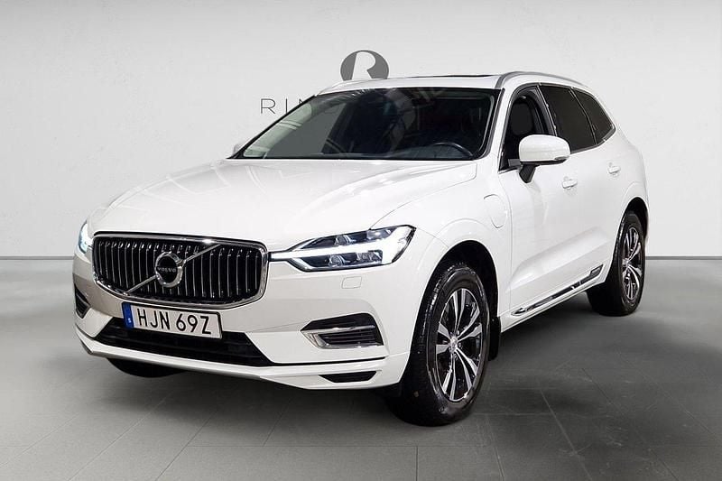Vit Begagnad 2020 Volvo XC60 Momentum SUV | 349 900 kr (Superpris) - Bild 1/3