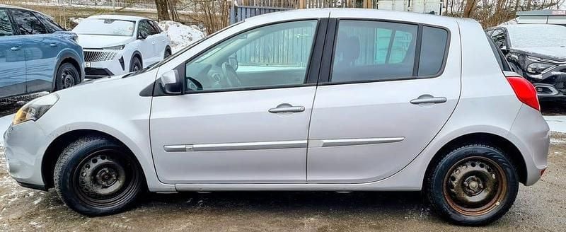 Begagnad Renault Clio R.S. 75 HK (55 kW) 2012 Halvkombi