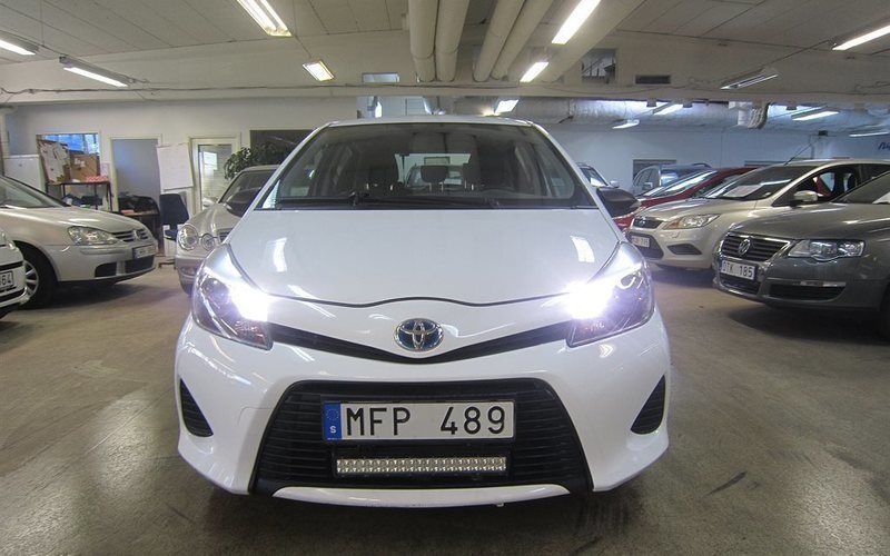 Såld Toyota Yaris XP13M(A) 1.5 HYB., begagnad 2013, 5.910 mil i Skärholmen