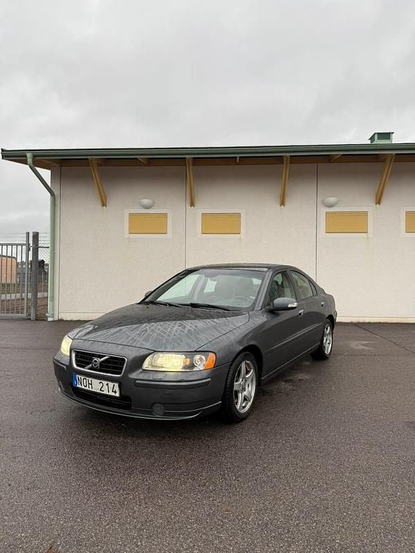 Begagnad 2008 Volvo S60 Sedan | 39 900 kr (Marknadspris) - Bild 1/4