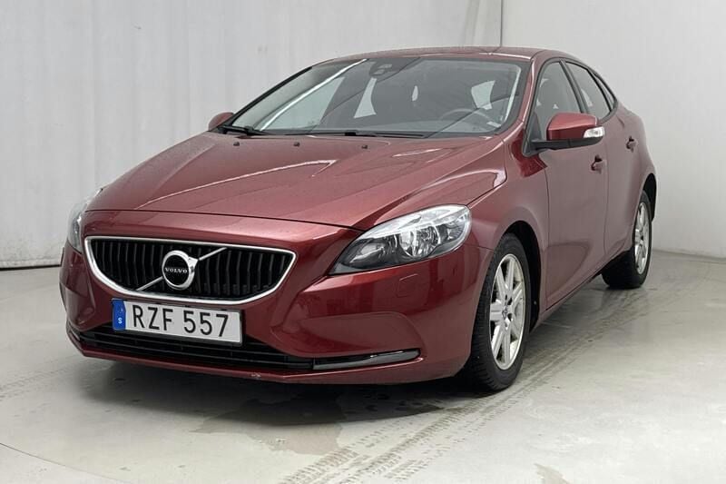 Röd Begagnad 2017 Volvo V40 Business Edition Kombi | 145 000 kr (Bra pris) - Bild 1/4