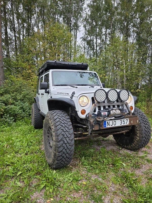 Vit Begagnad 2013 Jeep Wrangler Rubicon SUV | 370 000 kr - Bild 1/4