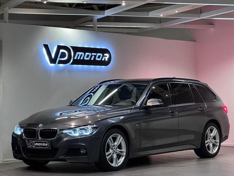 Grå Begagnad 2017 BMW 320 M Sport Kombi | 164 700 kr (Lite dyr) - Bild 1/4