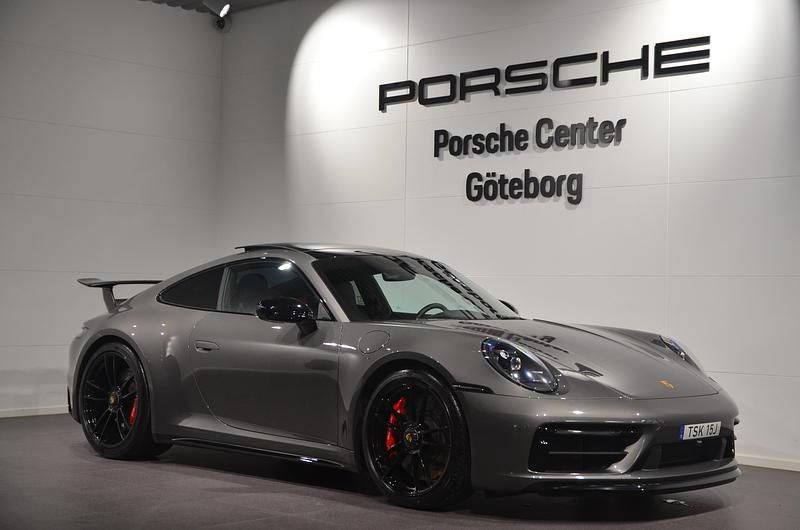 Begagnad Porsche 911 Carrera 4 GTS 2024 Grå