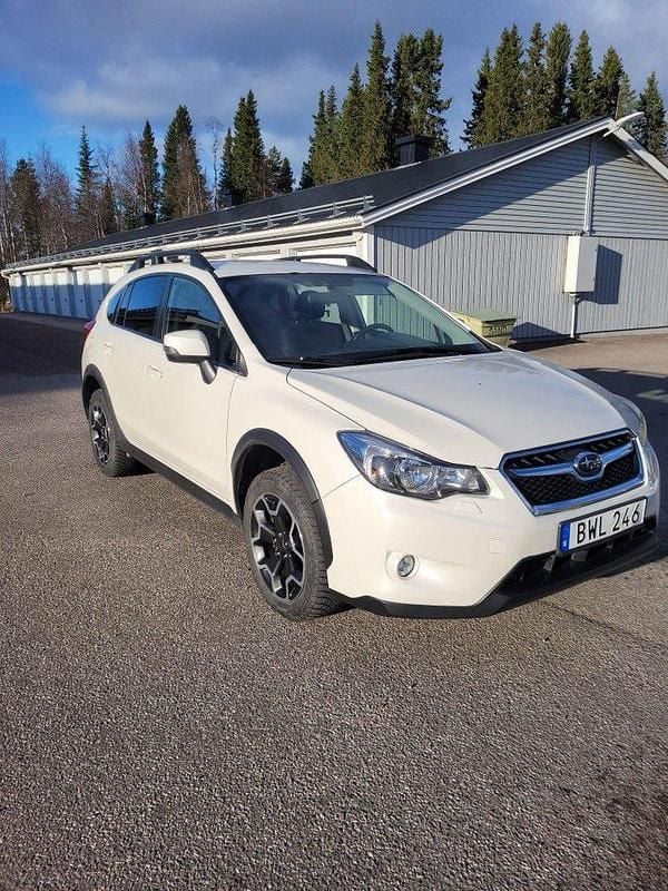 Vit Begagnad 2014 Subaru XV SUV | 105 000 kr (Marknadspris) - Bild 1/4