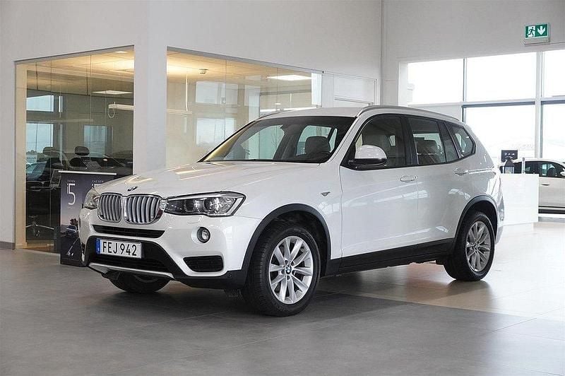 Vit Begagnad 2014 BMW X3 SUV | 189 800 kr (Marknadspris) - Bild 1/4