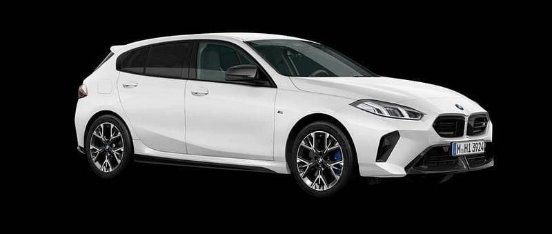 Begagnad BMW M135 301 HK (221 kW) 2000 Alpine white