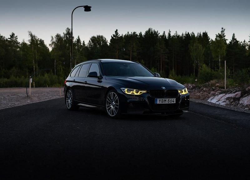 Blå Begagnad 2016 BMW 340 M Sport Kombi | 380 000 kr (Marknadspris) - Bild 1/4