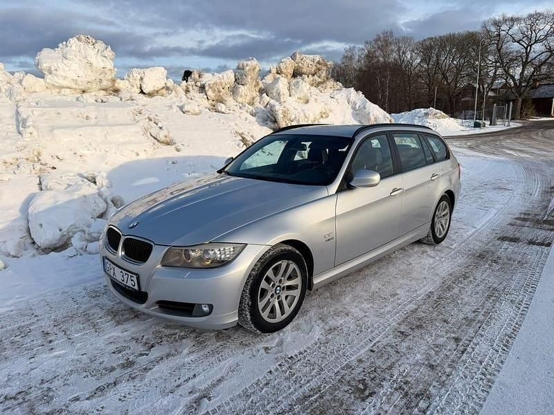Begagnad BMW 320 184 HK (135 kW) 2011 Kombi