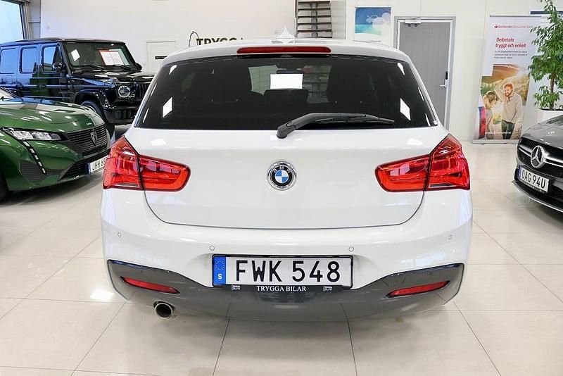 Begagnad BMW 118 M Sport 136 HK (100 kW) 2018 Vit Halvkombi