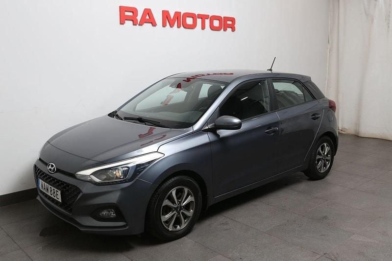 Mörkgrå Begagnad 2019 Hyundai i20 Trend Halvkombi | 129 800 kr (Marknadspris) - Bild 1/3