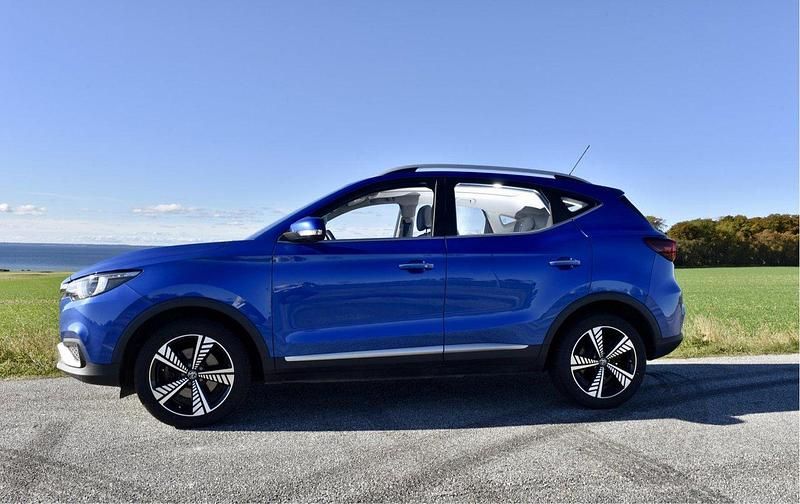 Blå Begagnad 2020 MG ZS Sedan | 159 000 kr - Bild 1/4