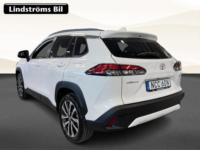 Begagnad Toyota Corolla Cross Style 141 HK (103 kW) 2024 Vit SUV