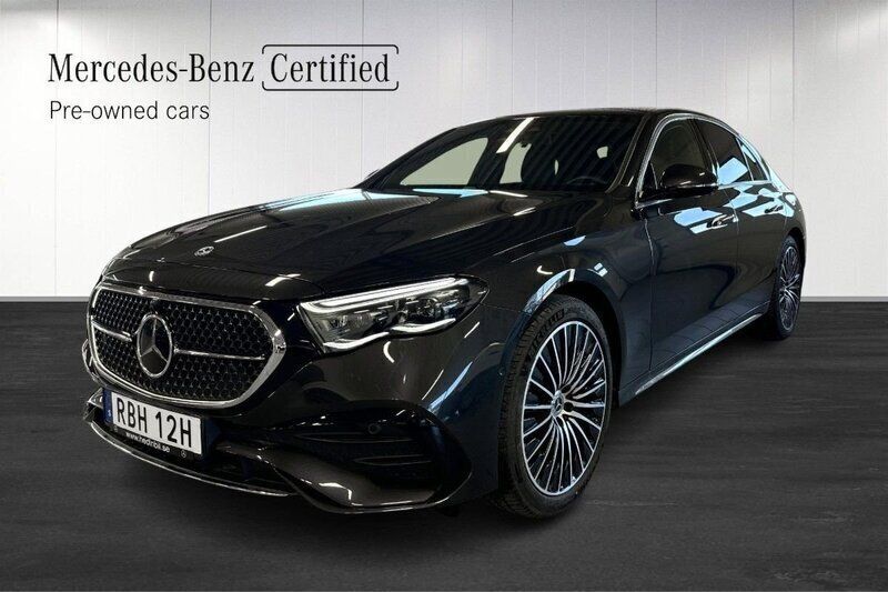Grå (grey) Begagnad 2024 Mercedes E300 Premium Sedan | 744 800 kr (Marknadspris) - Bild 1/4