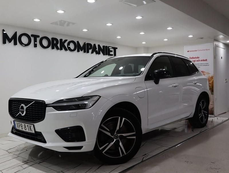 Vit Begagnad 2021 Volvo XC60 R-Design SUV | 299 900 kr (Marknadspris) - Bild 1/4