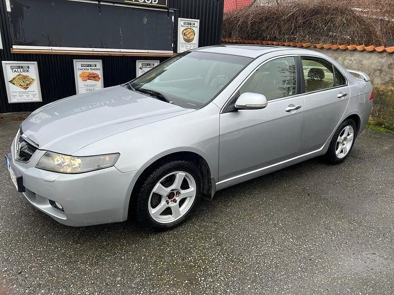 Begagnad Honda Accord 190 HK (139 kW) 2004 Sedan