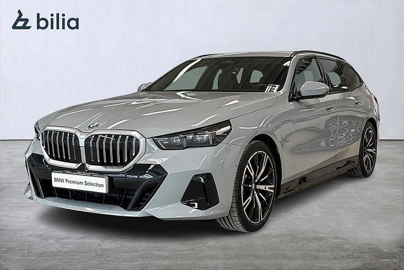 Begagnad BMW 530e Comfort Edition 2026 Grå Kombi