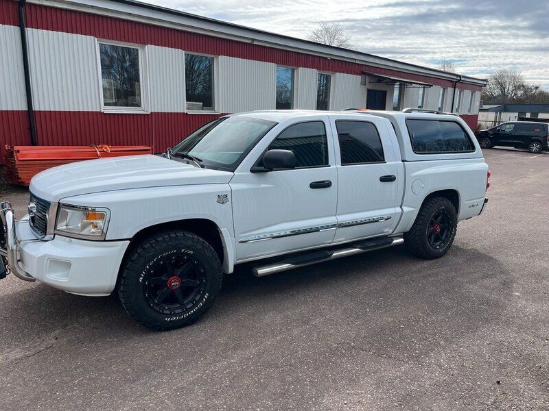 Vit Begagnad 2011 Dodge Dakota Van | 179 000 kr - Bild 1/4