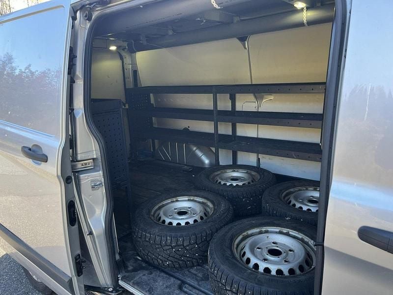 Grå Begagnad 2017 Ford Transit Custom | 128 000 kr (Marknadspris) - Bild 1/4