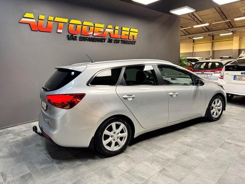 Begagnad Kia Ceed Sportswagon Comfort 135 HK (99 kW) 2013 Grå Kombi