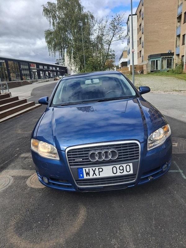 Blå Begagnad 2005 Audi A4 Comfort Sedan | 27 000 kr (Superpris) - Bild 1/4