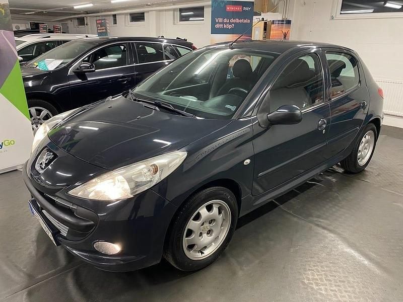 Begagnad Peugeot 206+ 73 HK (53 kW) 2011 Grå Halvkombi