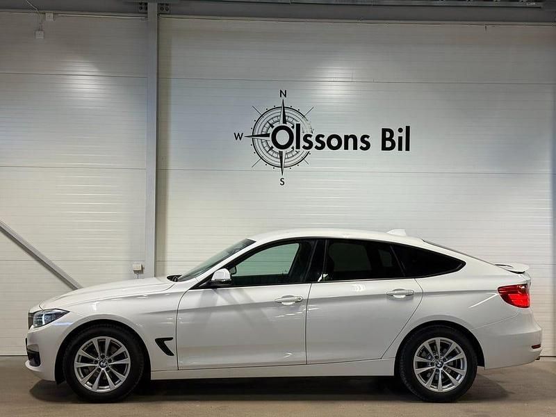 Begagnad BMW 318 Gran Turismo 143 HK (105 kW) 2014 Vit Halvkombi