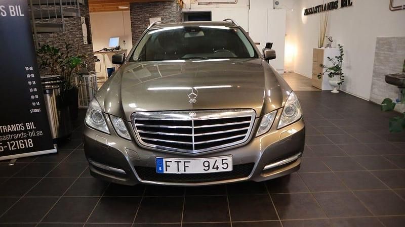 Begagnad Mercedes E220 170 HK (125 kW) 2010 Mörkgrå Kombi