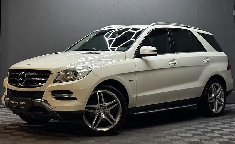 Vit Begagnad 2012 Mercedes ML250 AMG SUV | 139 900 kr - Bild 1/4