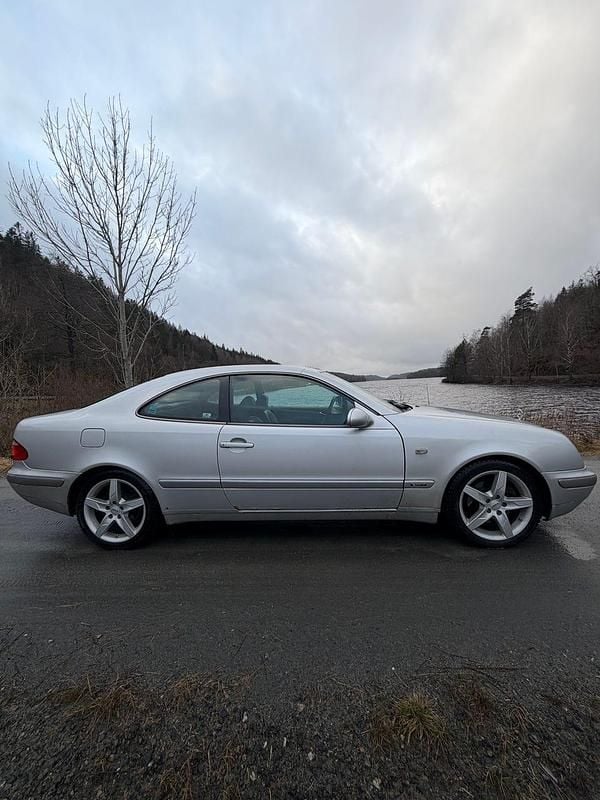 Begagnad 1999 Mercedes CLK320 Sportkupé | 25 500 kr (Marknadspris) - Bild 1/4