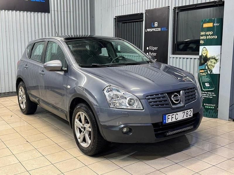 Grå Begagnad 2008 Nissan Qashqai SUV | 54 900 kr (Marknadspris) - Bild 1/4