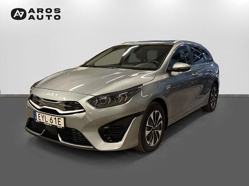 Grå Begagnad 2024 Kia Ceed Sportswagon Kombi | 289 900 kr (Lite dyr) - Bild 1/4