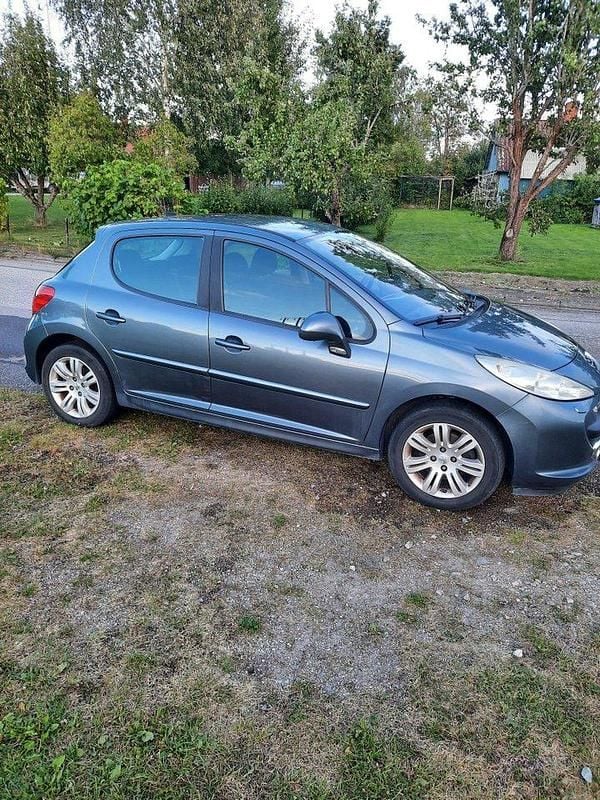 Grå Begagnad 2007 Peugeot 207 Sport Halvkombi | 6 000 kr (Superpris) - Bild 1/4
