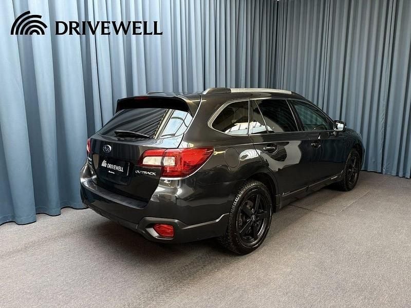 Begagnad Subaru Outback 175 HK (128 kW) 2018 Mörkgrå Kombi
