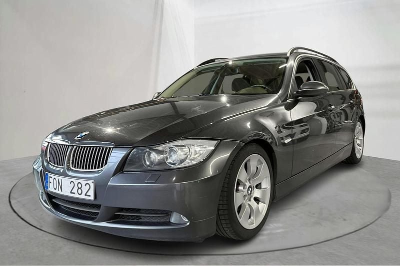 Grå Begagnad 2007 BMW 325 Advantage Kombi | 45 000 kr (Bra pris) - Bild 1/4