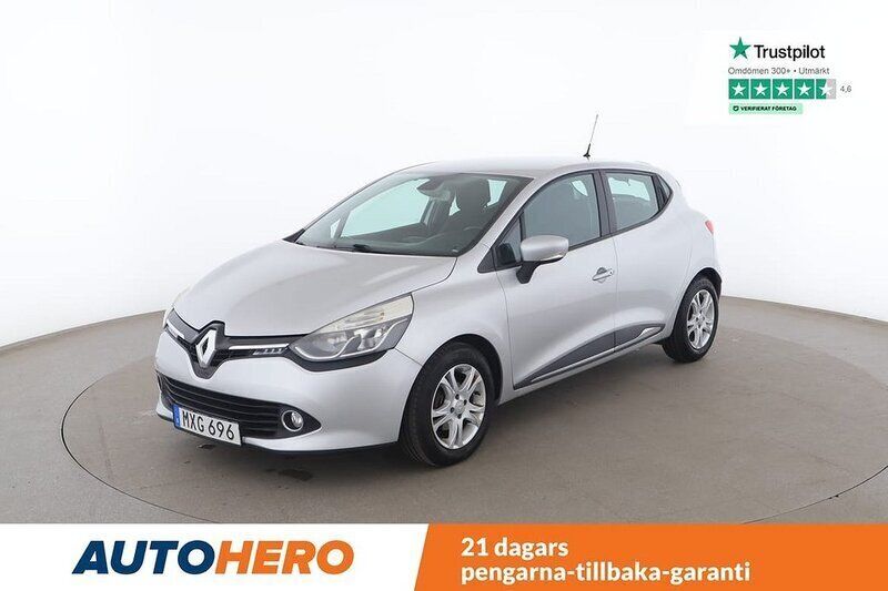 Silver Begagnad 2015 Renault Clio IV Dynamique Halvkombi | 95 000 kr (Marknadspris) - Bild 1/4
