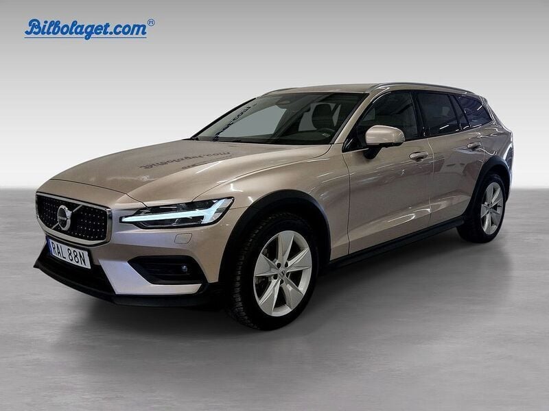 Begagnad 2023 Volvo V60 CC Kombi | 449 000 kr (Lite dyr) - Bild 1/3