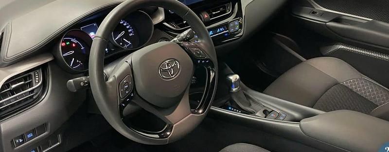 Begagnad Toyota C-HR 122 HK (89 kW) 2021 SUV