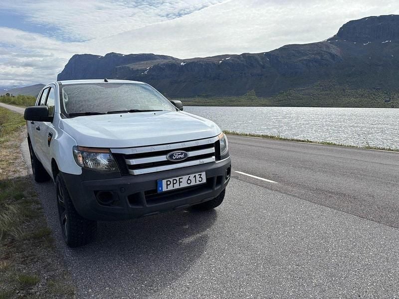 Vit Begagnad 2013 Ford Ranger Pickup | 130 000 kr (Marknadspris) - Bild 1/4