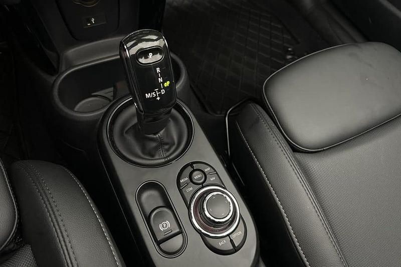 Begagnad Mini Cooper S 178 HK (130 kW) 2022 Halvkombi