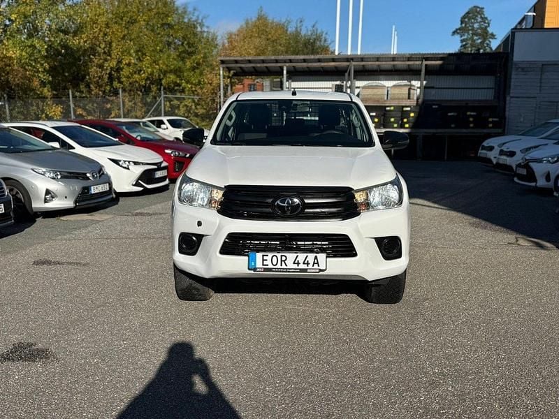 Vit Begagnad 2020 Toyota HiLux Pickup | 369 900 kr (Dyr) - Bild 1/4
