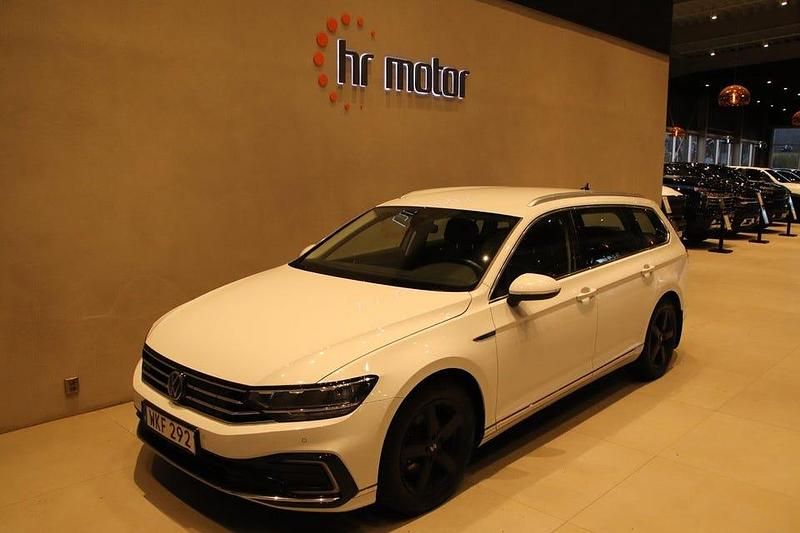 Begagnad VW Passat GTE 218 HK (160 kW) 2022 Vit Kombi