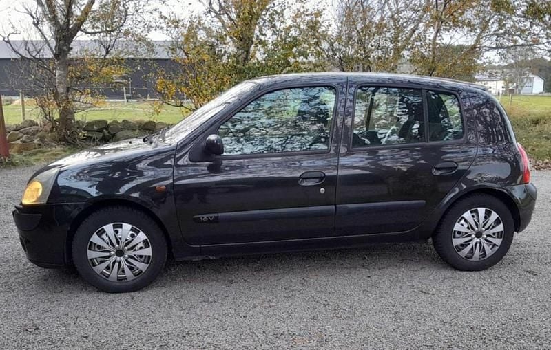 Svart Begagnad 2005 Renault Clio R.S. Halvkombi | 18 500 kr (Marknadspris) - Bild 1/1