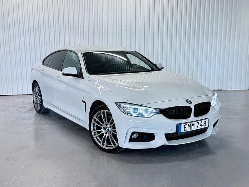 Vit Begagnad 2015 BMW 428 Gran Coupé M Sport Sportkupé | 219 500 kr (Marknadspris) - Bild 1/4