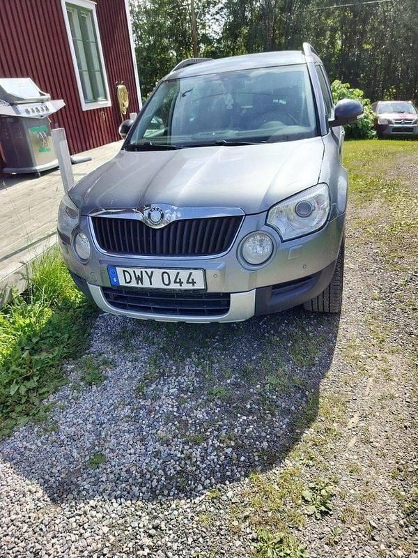 Silver Begagnad 2010 Skoda Yeti Experience SUV | 35 000 kr (Marknadspris) - Bild 1/4