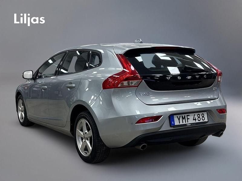 Begagnad Volvo V40 Business Edition 151 HK (111 kW) 2017 Silver Kombi