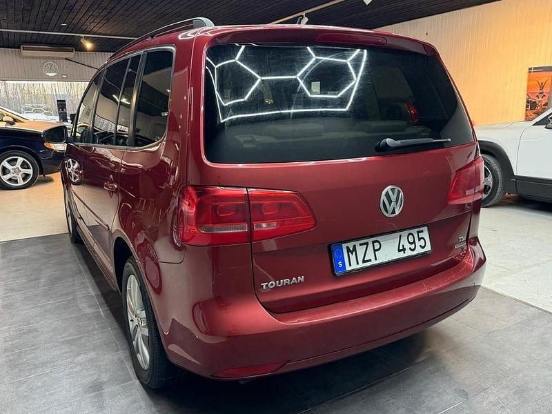 Begagnad VW Touran 150 HK (110 kW) 2013 Röd Minibuss