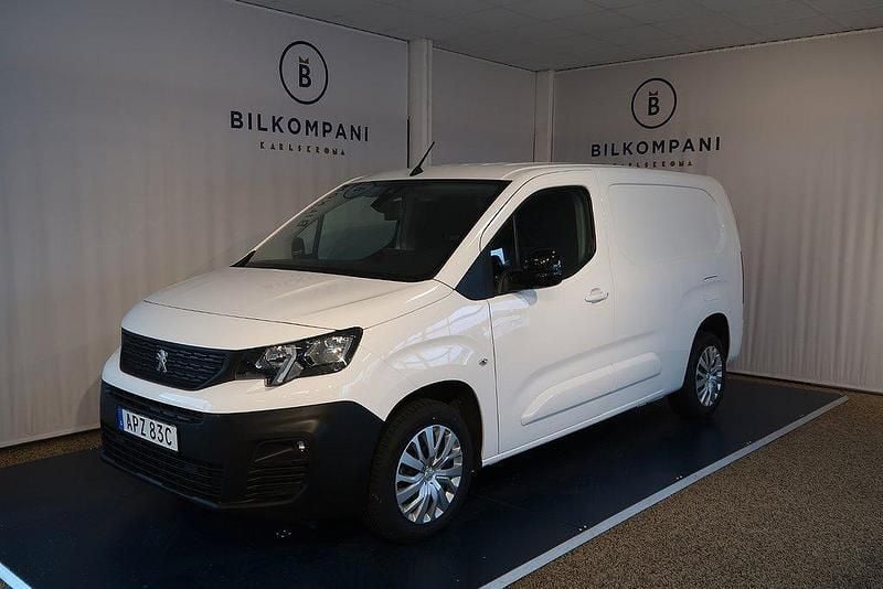 Vit Begagnad 2021 Peugeot Partner Minibuss | 174 800 kr (Lite dyr) - Bild 1/4